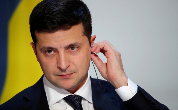 Зеленский потребовал привить большинство украинцев ко Дню независимости