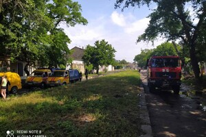 В Одессе рухнула стена предприятия: соседний дом остался без газа