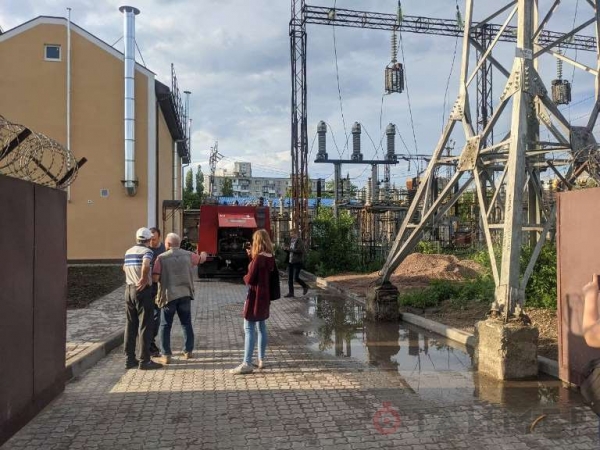 Ни света, ни воды, ни радио: в Одессе взорвалась трансформаторная подстанция (обновлено)