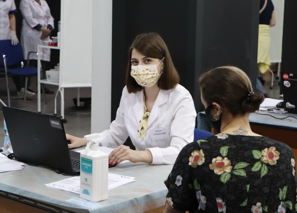 За один день 2400 одесситов получили прививку от COVID-19 в центрах вакцинации
