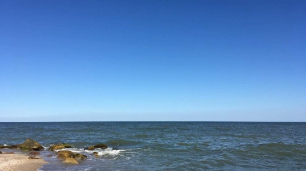 В Азовском море спасли двух детей, которых унесло от берега штормом