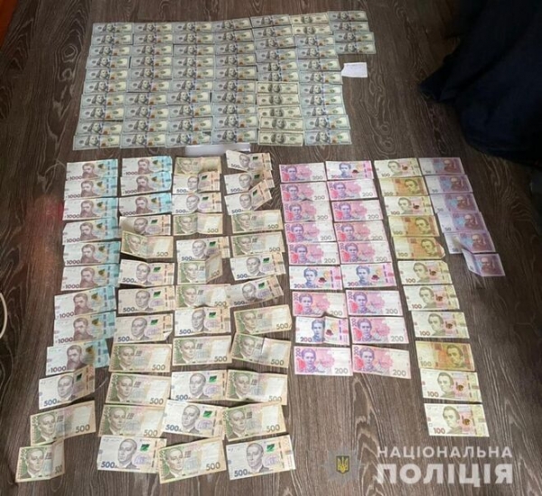 
                                                                        Злоумышленники под видом интернет-покупателей обворовали украинцев на 1 млн грн
                                                                                                                                                                                                                    