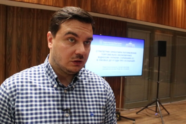 
                                                                        Заменим баранину и сигареты на мед и соки: как пересмотрят квоты ЕС на украинский экспорт
                                                                                                                                                                                                                    