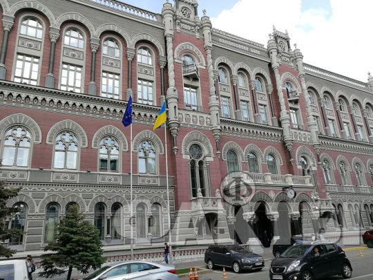 Зеленський не дозволяє Порошенку далі керувати НБУ через Рожкову та її людей, — Марунич