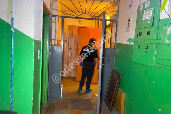 С окровавленными руками: в Одессе задержали подозреваемого в убийстве