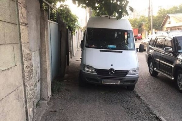 Ни стыда, ни совести: свежая фотоподборка наглых водителей в Одессе