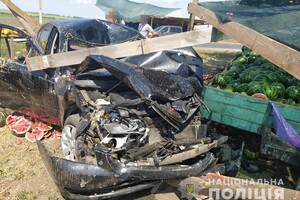 Под Санжейкой женщина-водитель влетела в лоток с арбузами: пострадал продавец (обновлено)