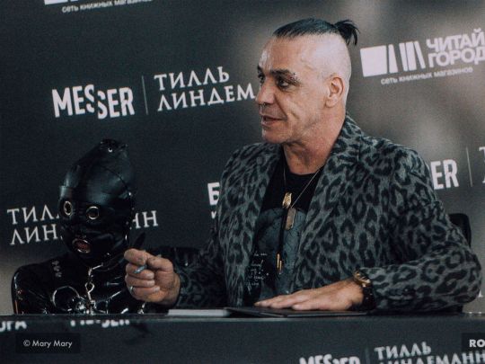 Російська поліція нагрянула до соліста Rammstein Тілля Ліндеманна: що сталося