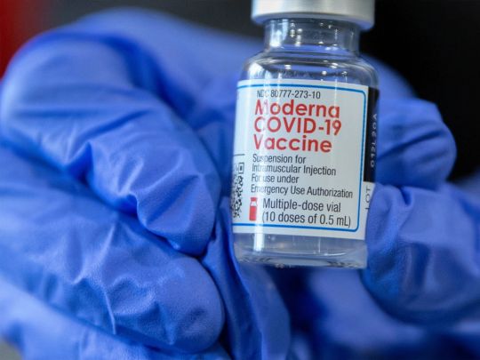 Вакцинація Pfizer і Moderna: в ЄС вивчають дані по трьом серйозним побічним ефектам