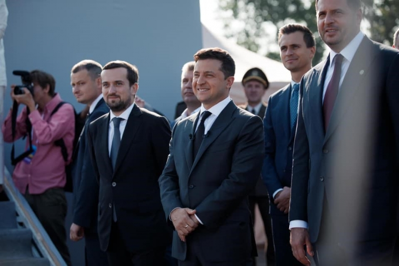 Зеленський у географічному центрі країни відкрив крилатий арткомплекс «Серце України»