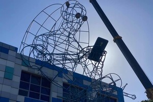 "Падший ангел": в Одессе демонтировали скульптуру святого Михаила