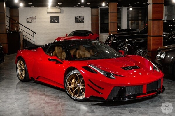 Есть на что посмотреть: в Одессе заметили яркую Ferrari за восемь миллионов