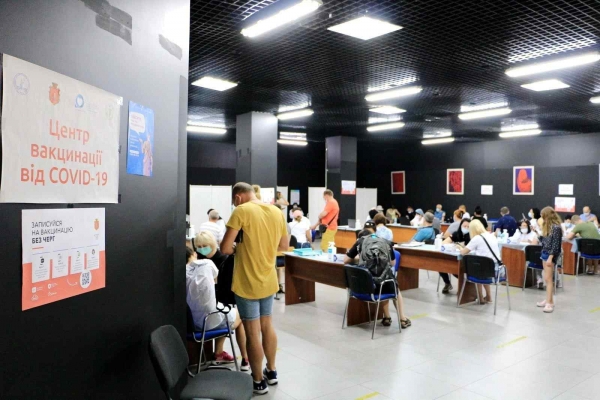 Сделать прививку от коронавируса в Одессе можно в 10 пунктах вакцинации: адреса