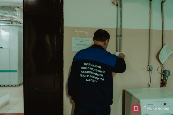 Айсберг искусства: большой фоторепортаж о блеске и подземных «тайнах» одесского Оперного театра
