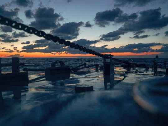 У Чорному морі аварія з кораблем ВМС України: військові стверджують, що все нормально
