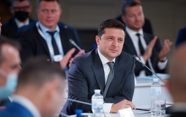 Итоги экватора в пиццерии. Прессмарафон ЗеленскогоСюжет