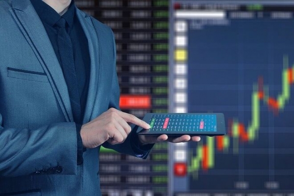 
                                                                        Доллар набирает вес, а на евро давят решения ФРС – аналитика пары €/$ на Forex
                                                                                                                                                                                                                    