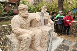 Они строили Одессу: в центре появился памятник камнеломам