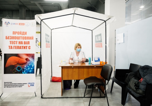 В торговом центре на Таирова можно сдать тест на ВИЧ и гепатит