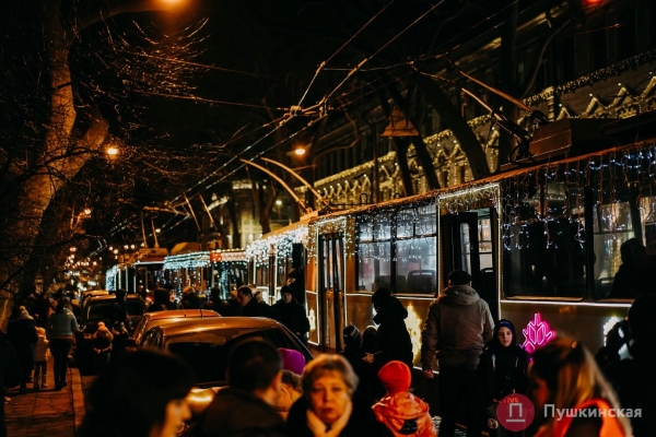 В Одессе прошел парад «одетых» по-новогоднему троллейбусов: как это было. Фото, видео