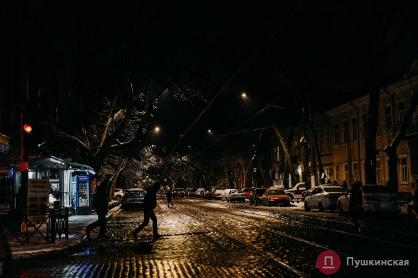 Глазурованный город: пугающая красота обледеневшей Одессы. Фоторепортаж