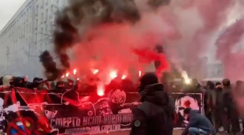 Українці виходять на акції протесту, оскільки не хочуть мерзнути у темряві, — експерт