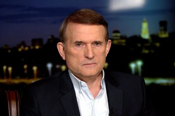 
                                                                        Медведчук: Украина в 2022 году должна справиться с рядом серьезных вызовов
                                                                                                                                                                                                                    