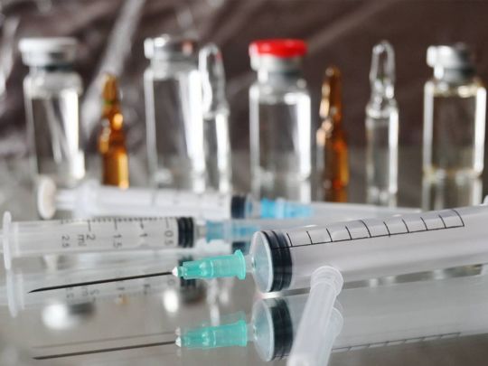 Перелік українців, що підлягають вакцинації від ковіду, розширено: кого уколять обов'язково