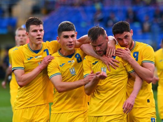 Футболісти збірної України перерахували з-за кордону мільйони на потреби армії