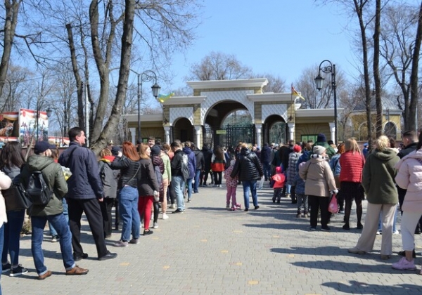 В Одессе с аншлагом и оркестром открылся зоопарк 