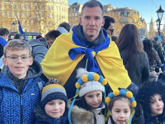 Мама та сестра за 5 км від Києва і хочуть залишитися там. Це український дух, — Андрій Шевченко про спроби вивезти рідних