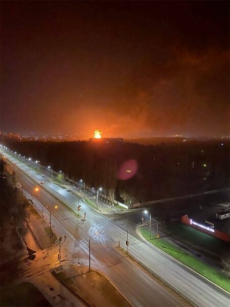 росія у&nbsp;вогні: вночі у&nbsp;Брянську загорілася нафтобаза та&nbsp;склад боєприпасів (фото, відео)