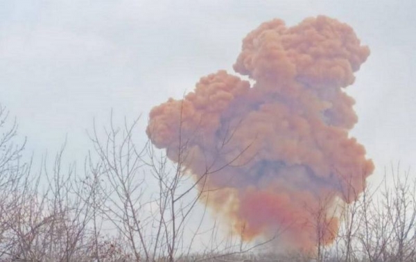 В Рубежном вновь обстреляли цистерну с азотной кислотой: жителей просят не выходить на улицу