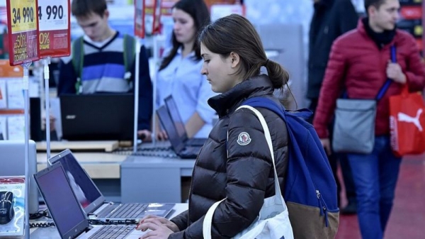 Большое интервью Тинькова, отказ Украины качать российский газ и список Forbes против войны. Главные экономические новости за день.