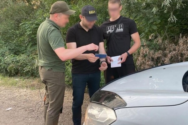 В Одесской области иностранец вывозил мужчин за 3000 долларов якобы с документами ООН