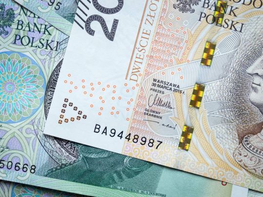 Польща припиняє виплату допомоги частині українських біженців: хто залишиться без 40 злотих на день