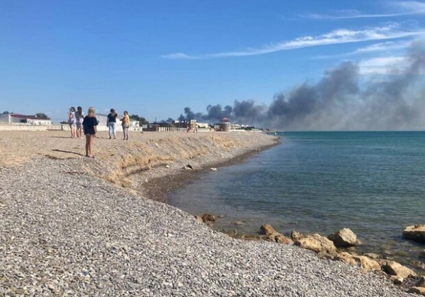 Как в сети шутят о взрывах в Крыму: подборка мемов
