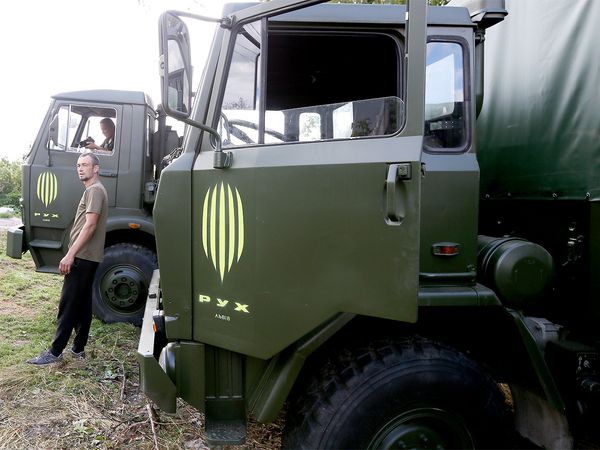 Президент львівського ФК «Рух» Григорій Козловський передав ЗСУ 6 вантажівок