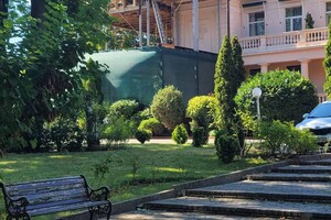 Отель в одесской Аркадии решил испортить памятник архитектуры