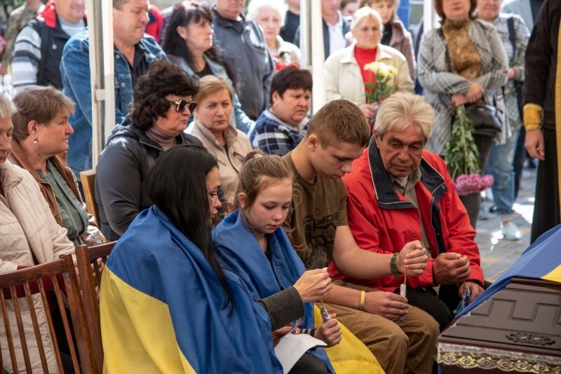 &laquo;Батькову нагороду отримає син Марат&raquo;: Сергій Сова, фото руки якого облетіло весь світ, посмертно став &laquo;Героєм України&raquo;