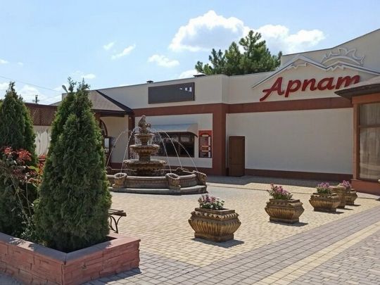 &laquo;Новий тип&raquo; рейдерства зі&nbsp;звинуваченнями в&nbsp;українському патріотизмі": весільний скандал у&nbsp;Бахчисараї