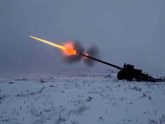 Противник намагається наступати на трьох напрямках на Донбасі, на решті зайняв оборону по всьому фронту, — Генштаб