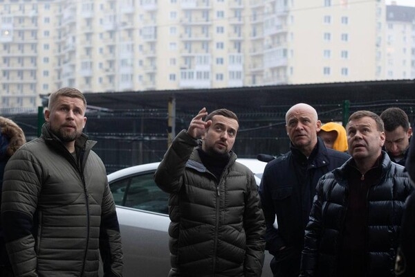 Как сейчас выглядит пострадавший от ракетного удара в апреле ЖК "Тирас": фотофакт