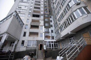 Как сейчас выглядит пострадавший от ракетного удара в апреле ЖК "Тирас": фотофакт