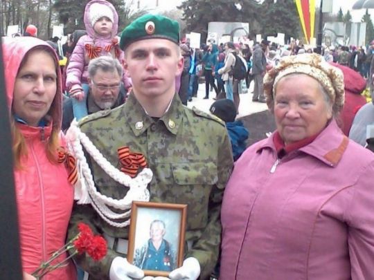 «Труна така собі, ніхто не прийшов», — російські ЗМІ висміяли похорон «вагнерівця»