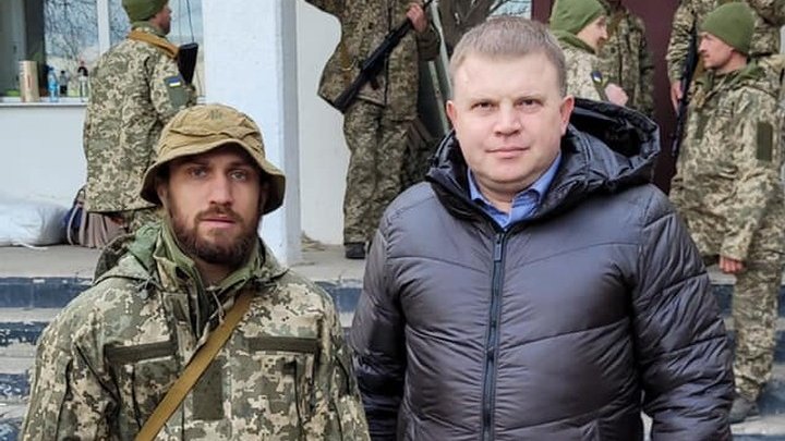 «Za мир, проти Vійни»: Долгополов з фронту «оцінив» ідіотизм Ломаченка