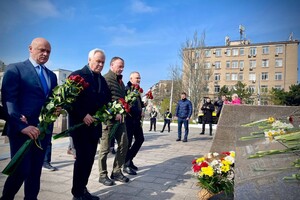 В Одессе отмечают День освобождения от фашистских захватчиков (фото, видео)
