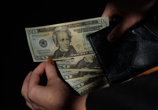 Курс валют в Украине 25 мая 2023: сколько стоит доллар и евро