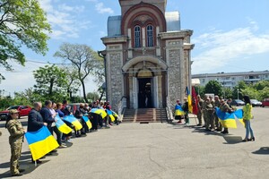 Защищал Украину под Бахмутом: в Одесской области простились с Героем-пограничником