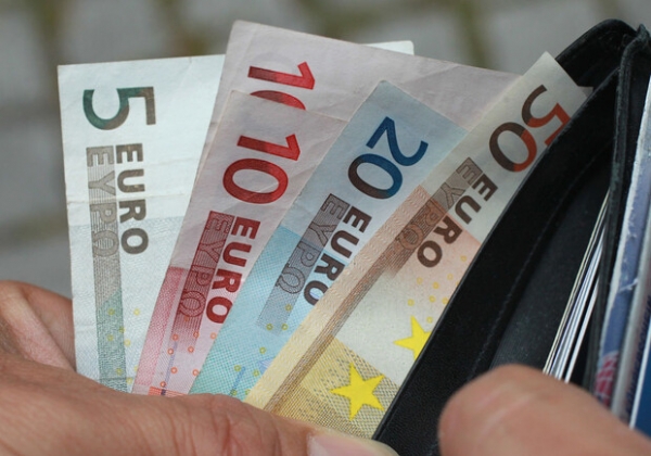 Курс валют в Украине 14 мая 2023: сколько стоит доллар и евро